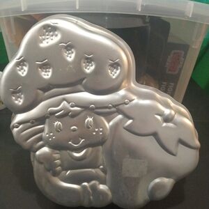 Vintage 1980's Wilton Strawberry Shortcake Aluminum Cake Pan Mold